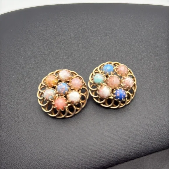 Vintage floral cluster clip on statement earrings mid century - Picture 5 of 9